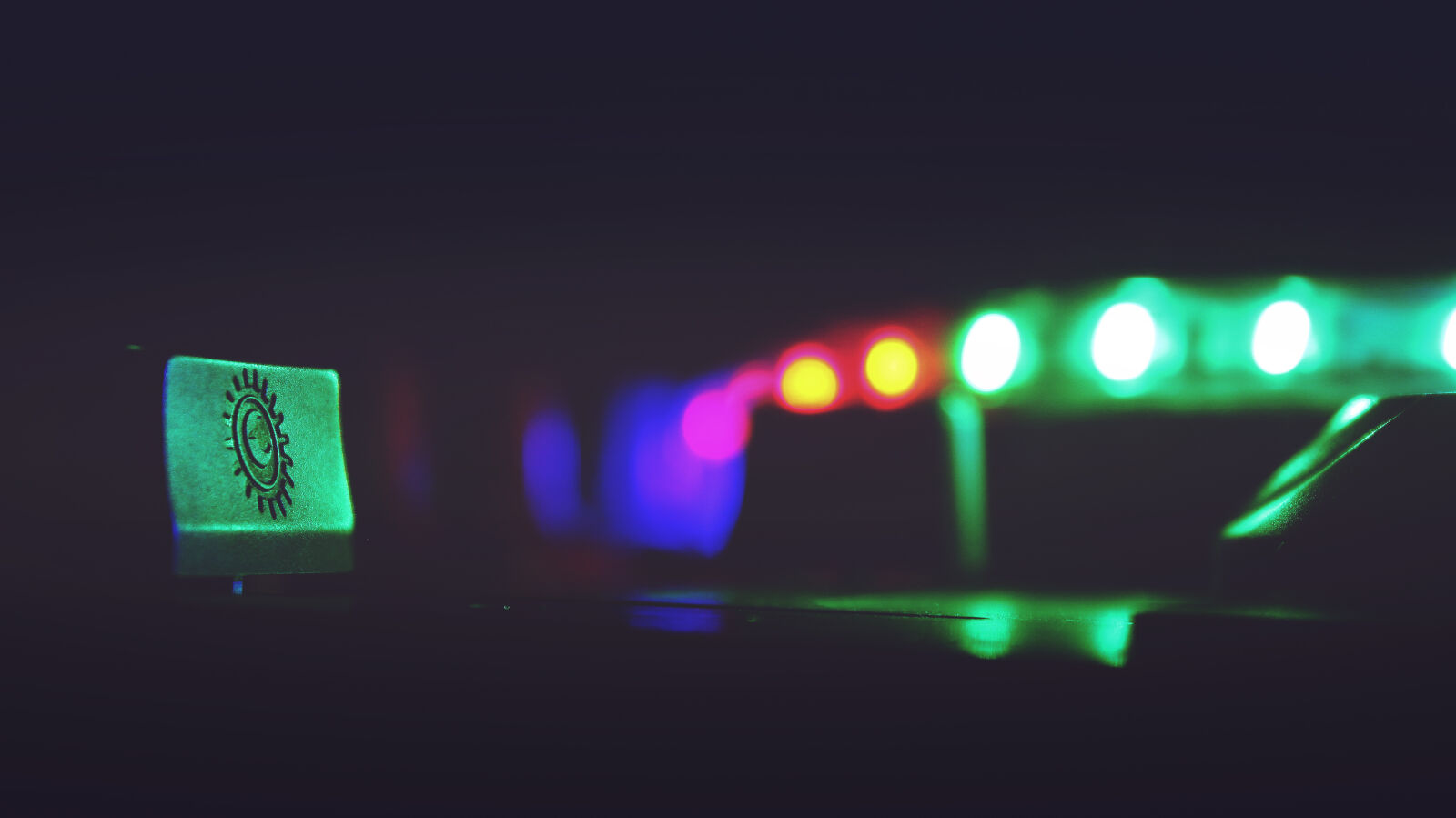 Canon EOS 600D (Rebel EOS T3i / EOS Kiss X5) sample photo. Abstract, blur, bright, color photography