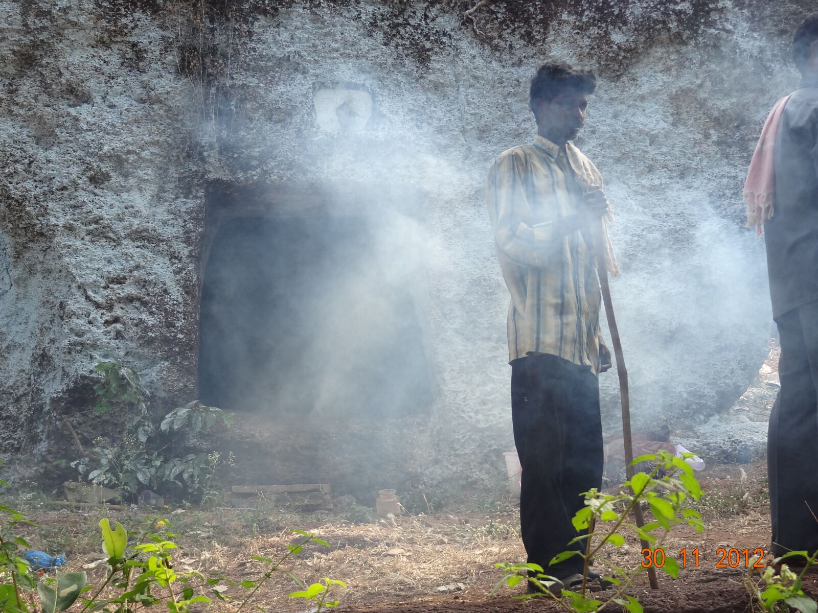Sony Cyber-shot DSC-HX9V sample photo. Scenery, smoke, village photography