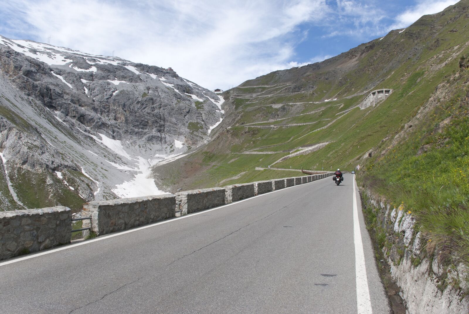 Nikon D80 sample photo. Italy, mountain roads, freedom photography