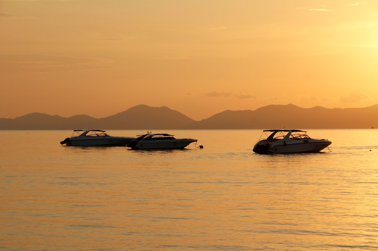 Canon EOS 60D sample photo. Boat, sunset, sea photography