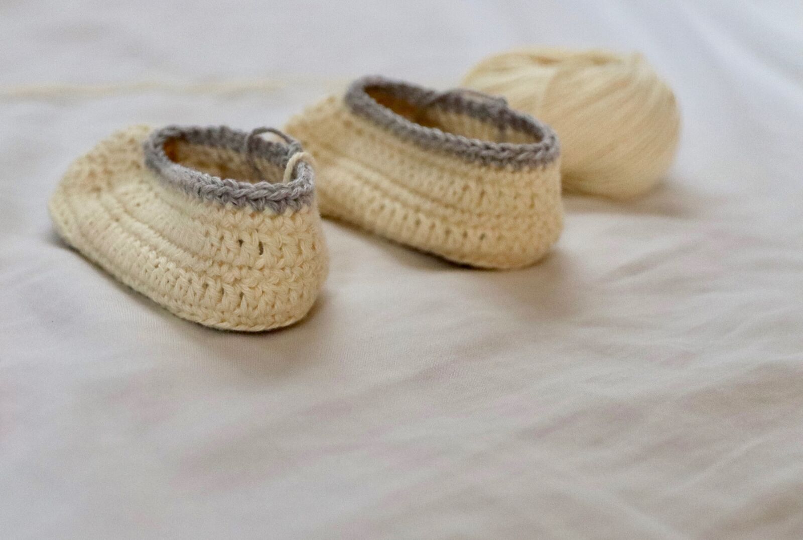 Canon EOS M50 (EOS Kiss M) sample photo. Knitting, baby, shoes photography