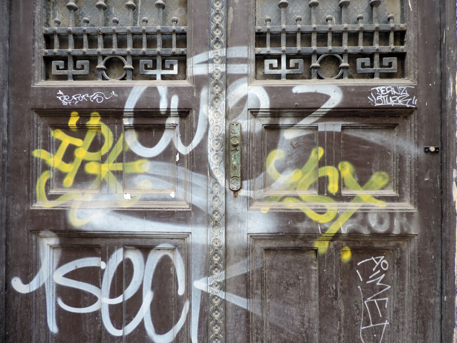 Nikon Coolpix P520 sample photo. Graffiti, vandalism, wall, decoration photography