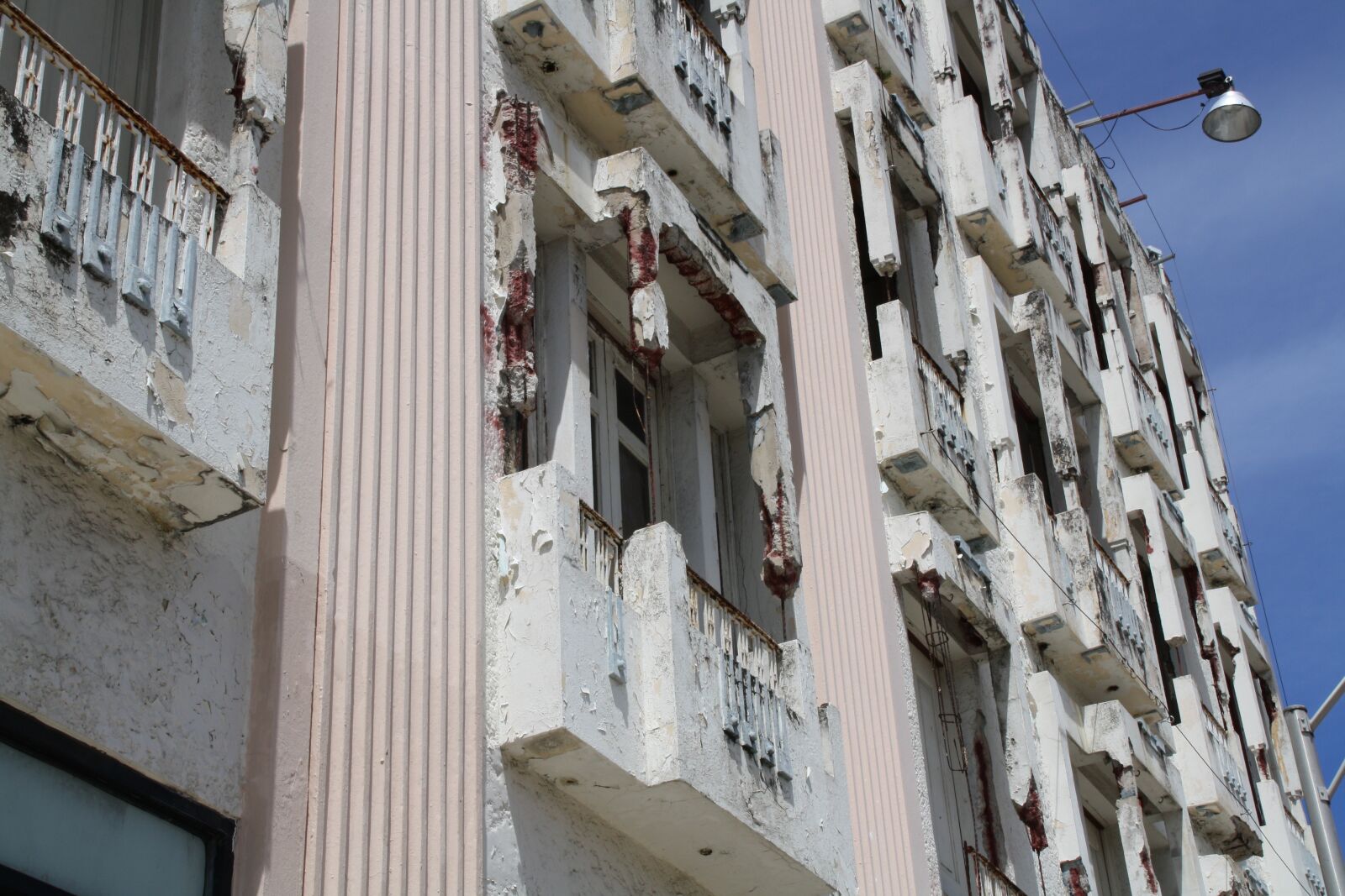 Canon EOS 1000D (EOS Digital Rebel XS / EOS Kiss F) sample photo. Old, architecture, building photography