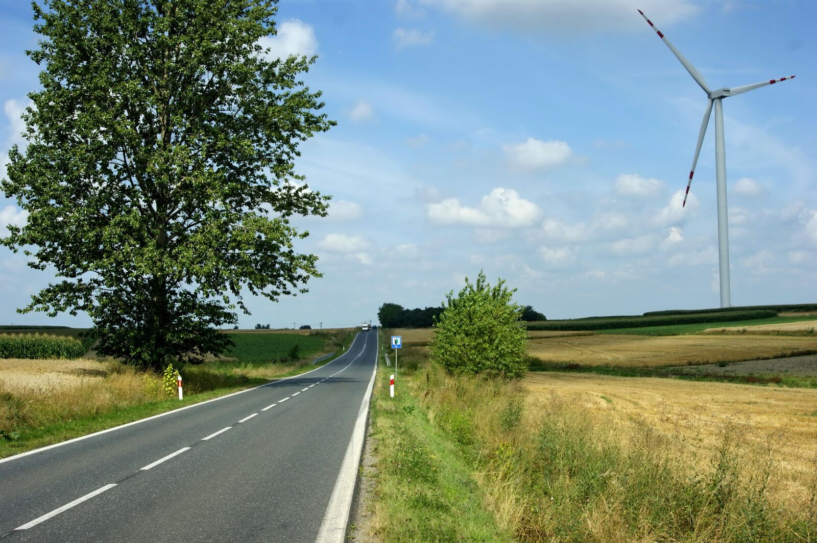 Sony Alpha DSLR-A290 sample photo. Travel, landscape, blue sky photography