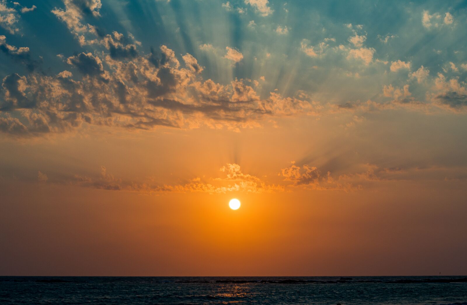 Nikon D5200 sample photo. Sunset, ocean, sea photography