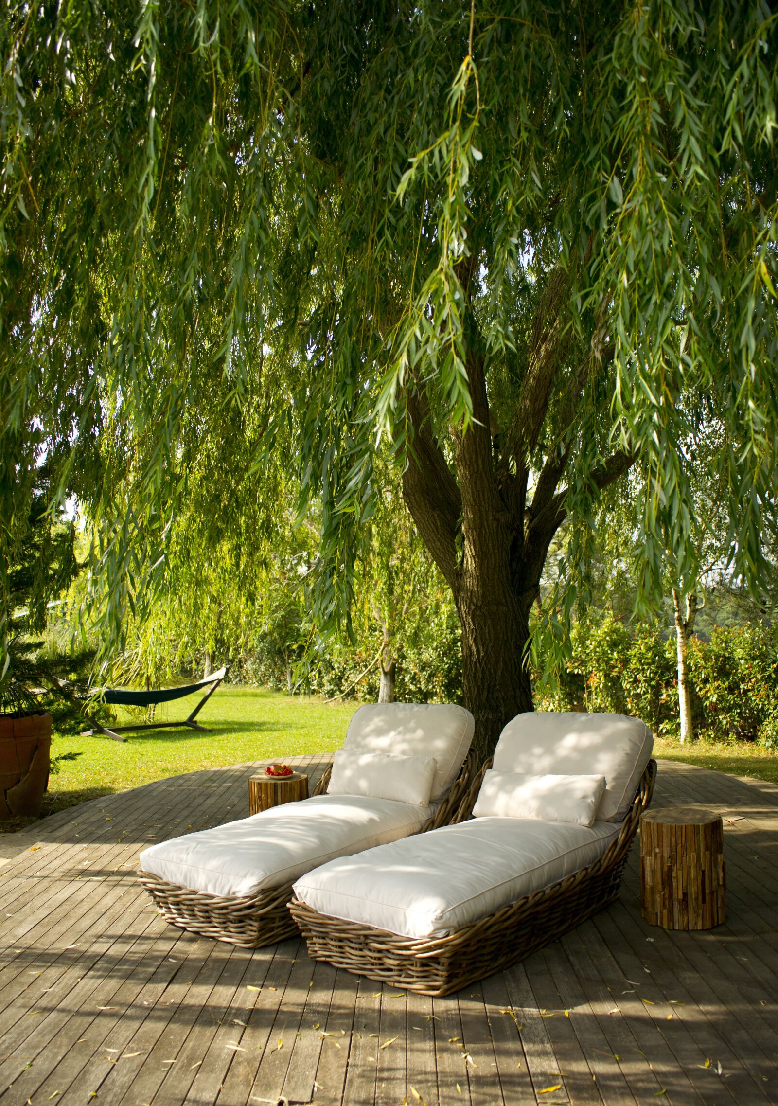 Sony Alpha DSLR-A850 sample photo. Pool, holiday, sunbeds photography