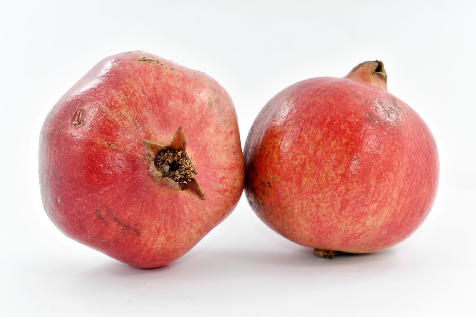 Nikon D5500 sample photo. Citrus, organic, pomegranate, red photography