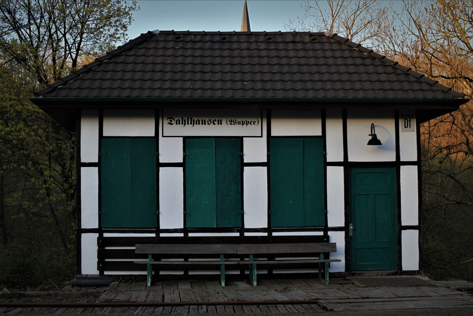 Canon EOS 7D sample photo. Railway station, railway cottage photography