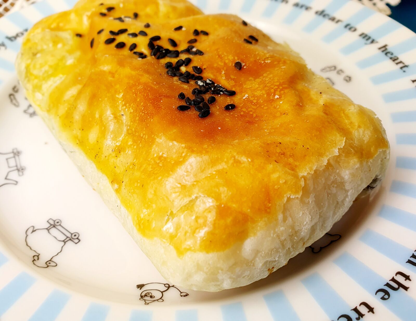 Samsung Galaxy S10+ sample photo. Mid-autumn festival, mooncake, mid-autumn photography