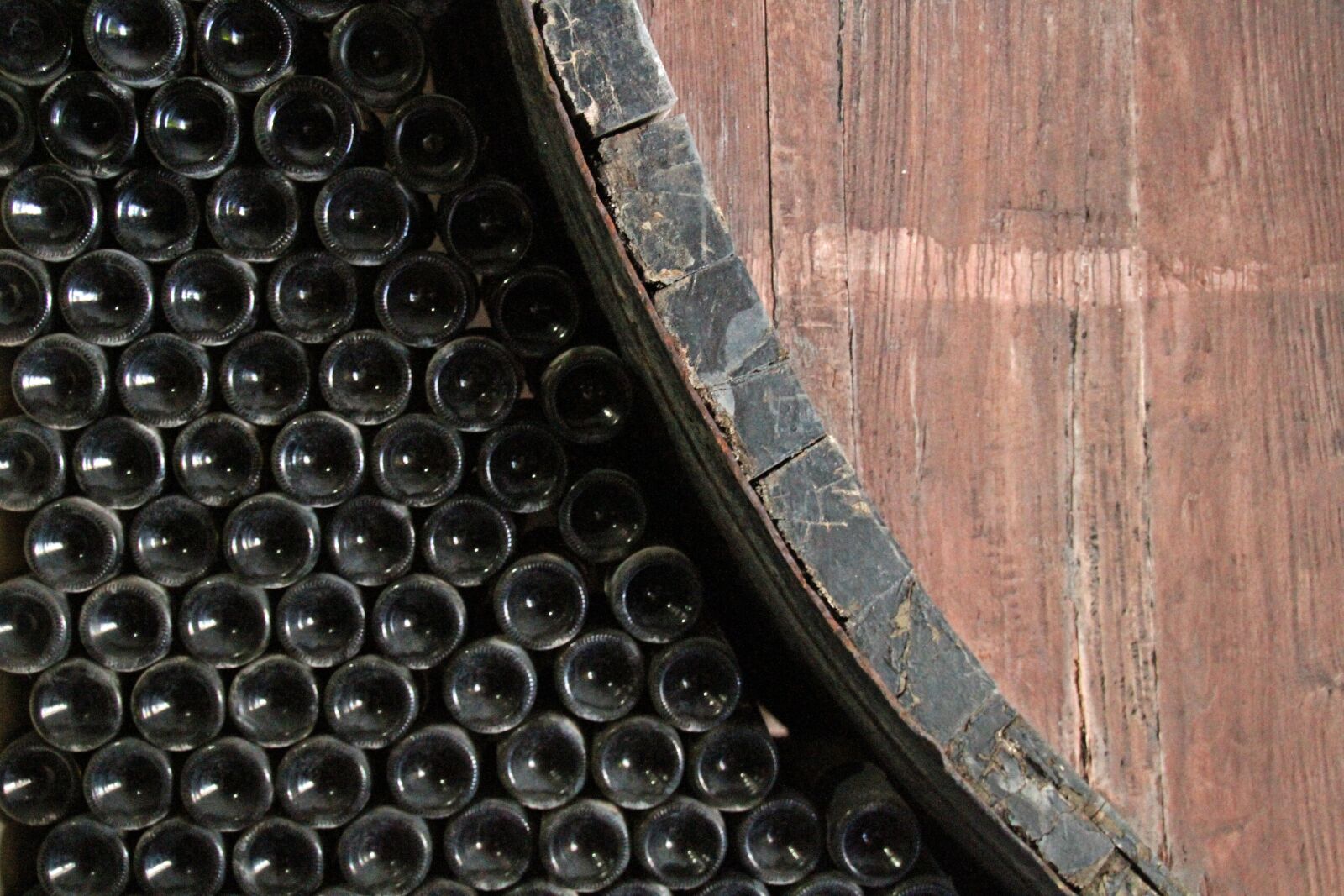Canon EOS 7D sample photo. Vineyard, bottles, wine photography