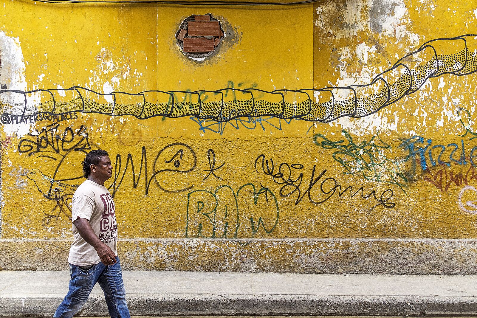 Canon EOS 1100D (EOS Rebel T3 / EOS Kiss X50) sample photo. Background, graffiti, grunge photography