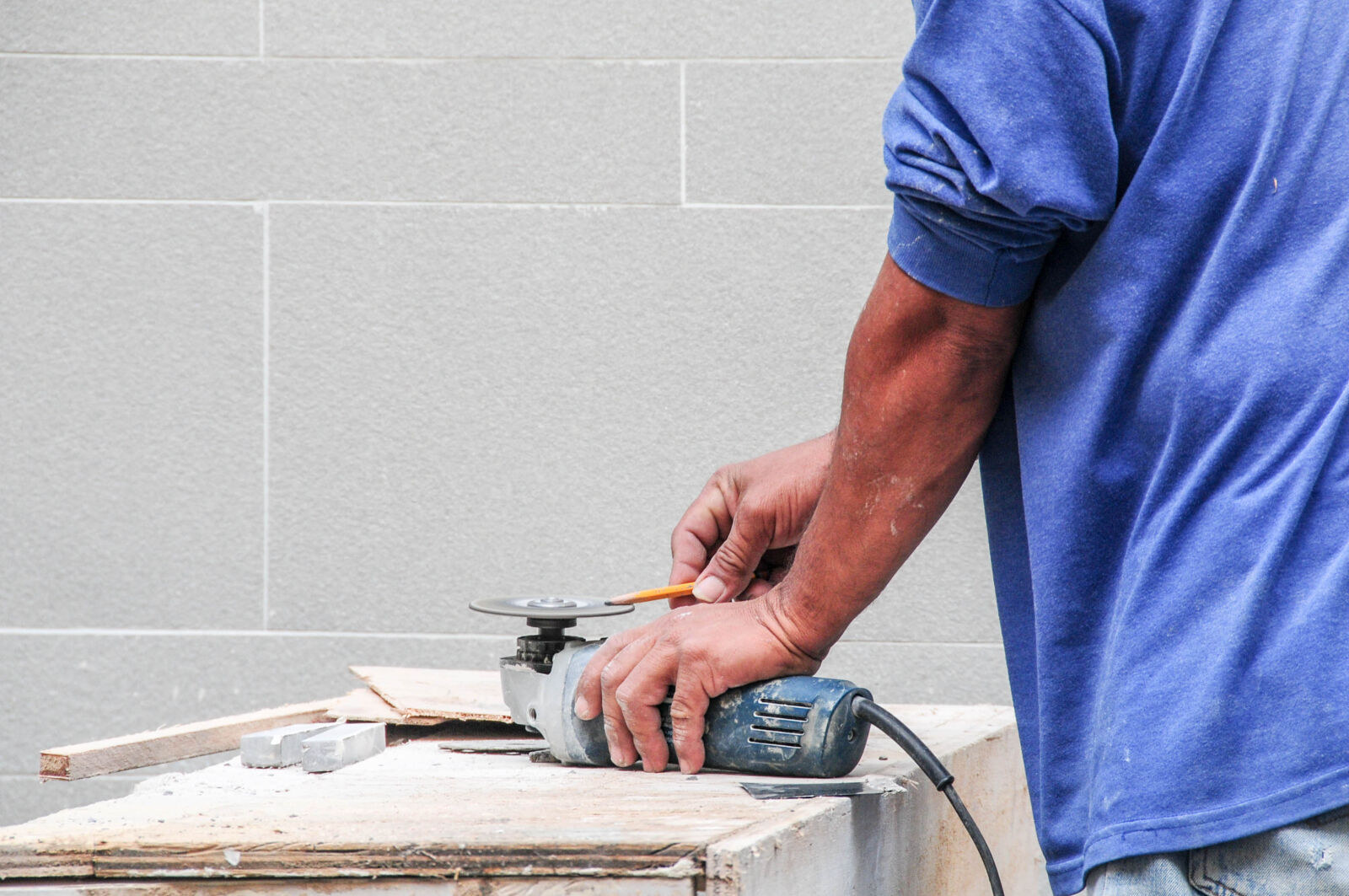 Nikon D300 sample photo. Hand, hand, at, work photography