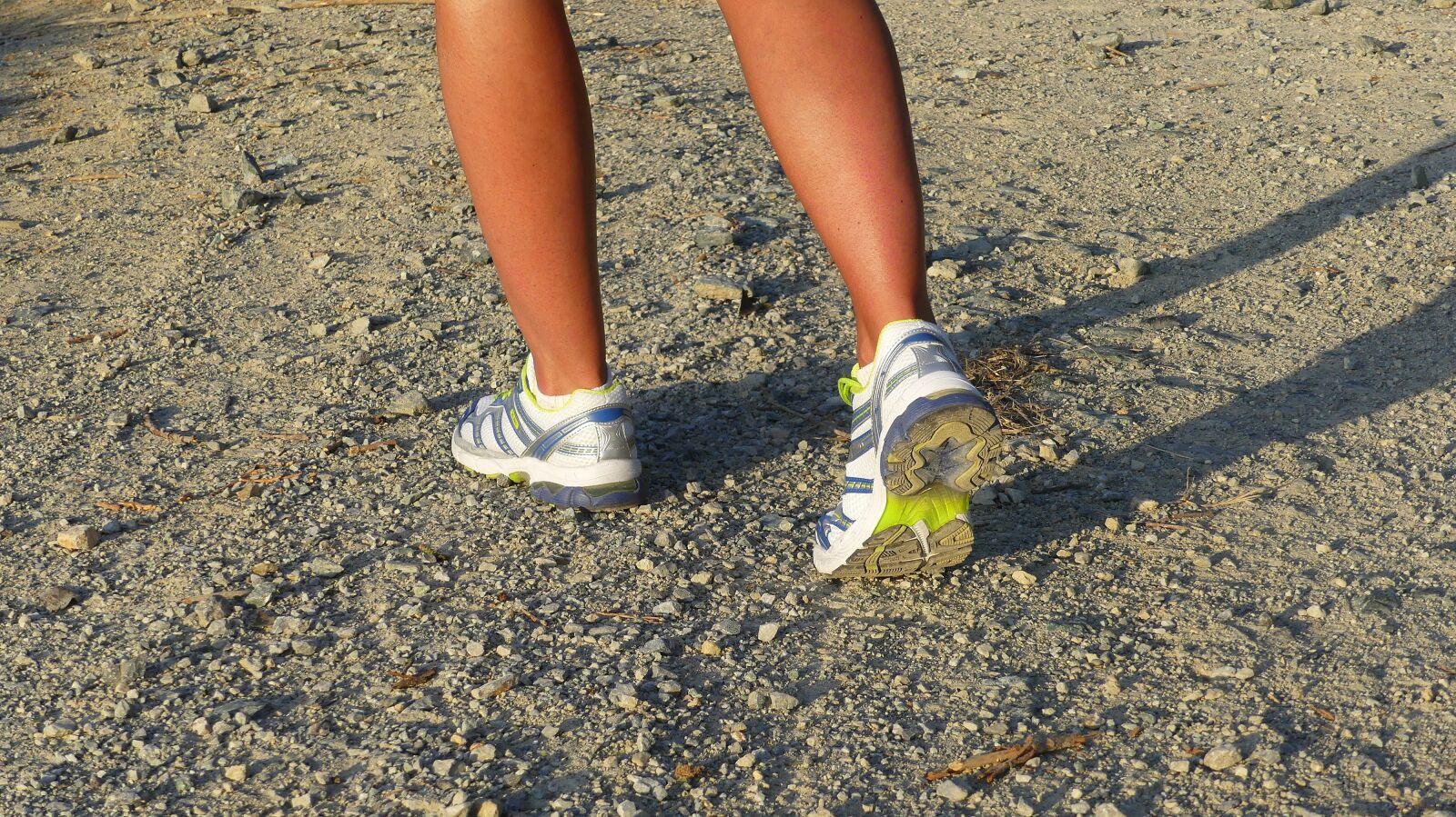 Panasonic Lumix DMC-FZ300 sample photo. Running shoes, run, sole photography