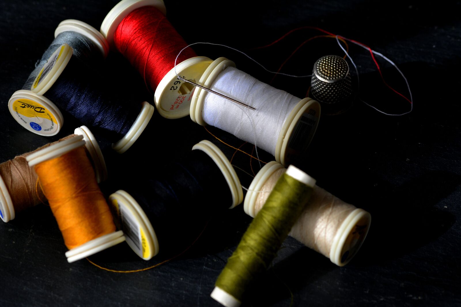 Nikon D5200 sample photo. Threads, sewing, needle photography