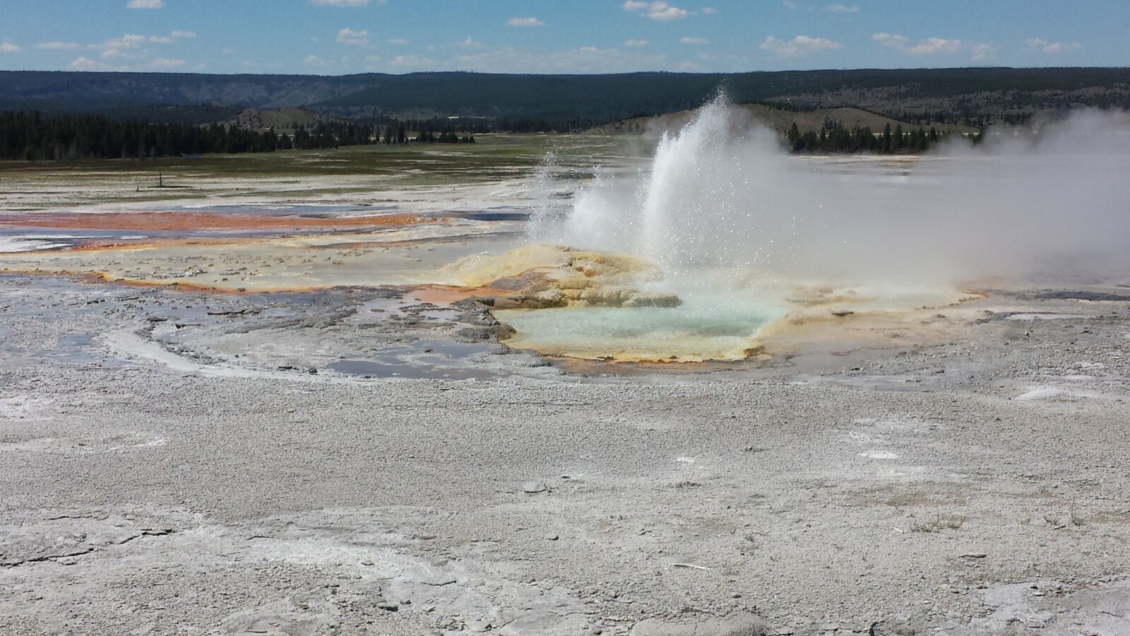 Samsung Galaxy S4 sample photo. Hot, spring, yellowstone photography