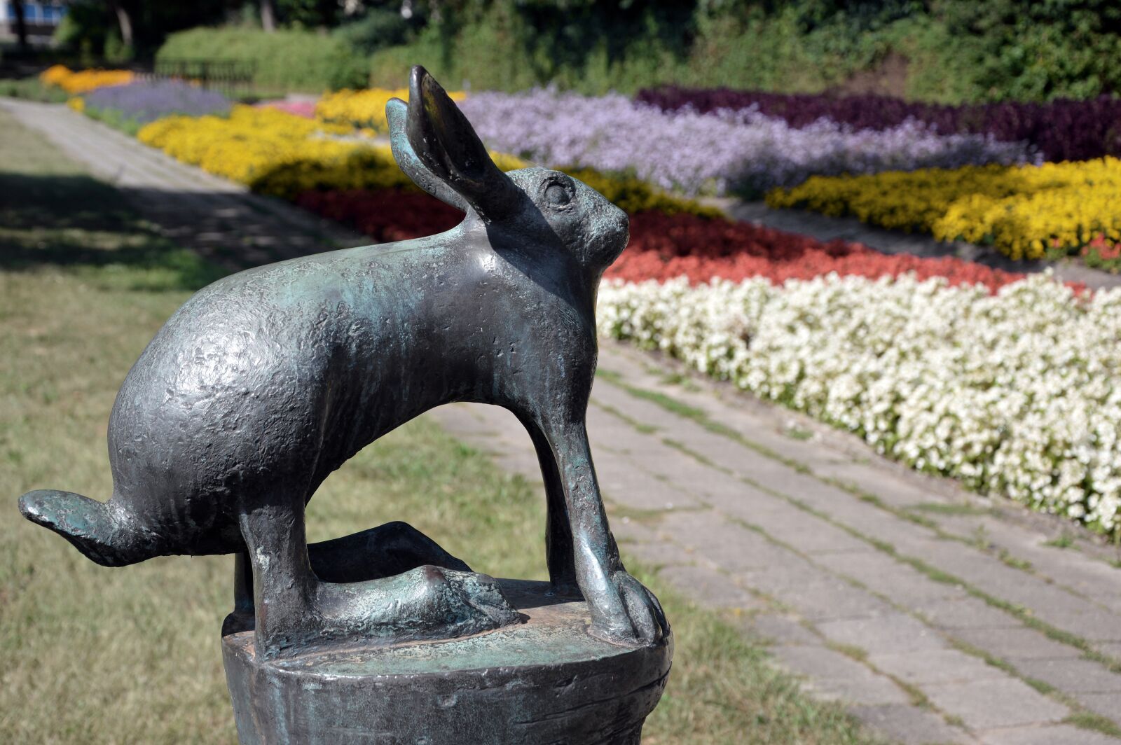 Nikon D3200 sample photo. Statue, figure, hare photography