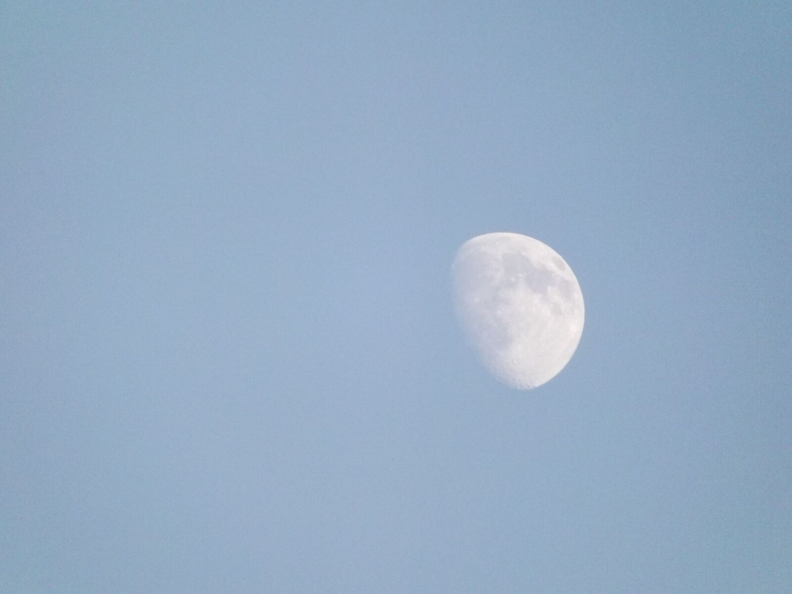 FujiFilm FinePix S4000 (FinePix S4050) sample photo. Daylight moon, moon, lunar photography