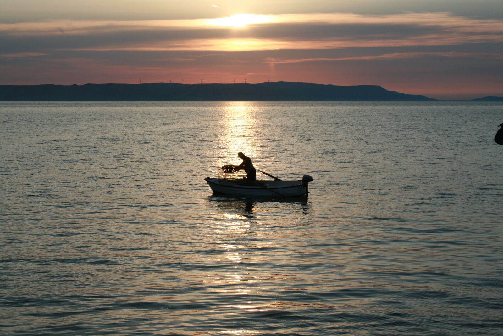 Canon EOS 400D (EOS Digital Rebel XTi / EOS Kiss Digital X) sample photo. Fisherman, croatia, sea photography