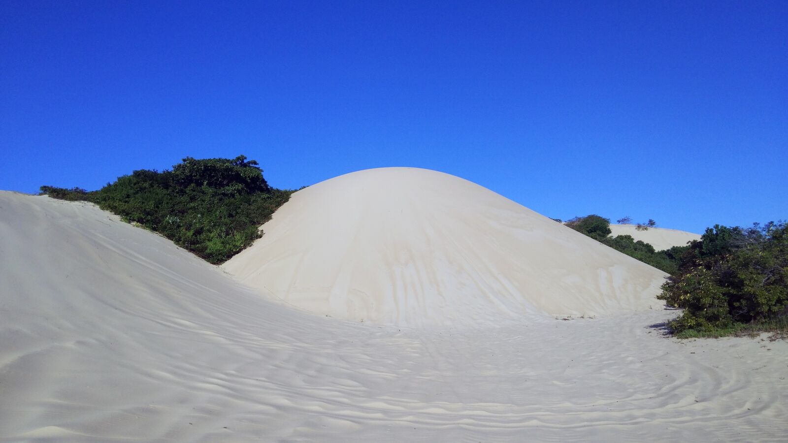 Xiaomi MIX sample photo. Sand, desert, sky photography