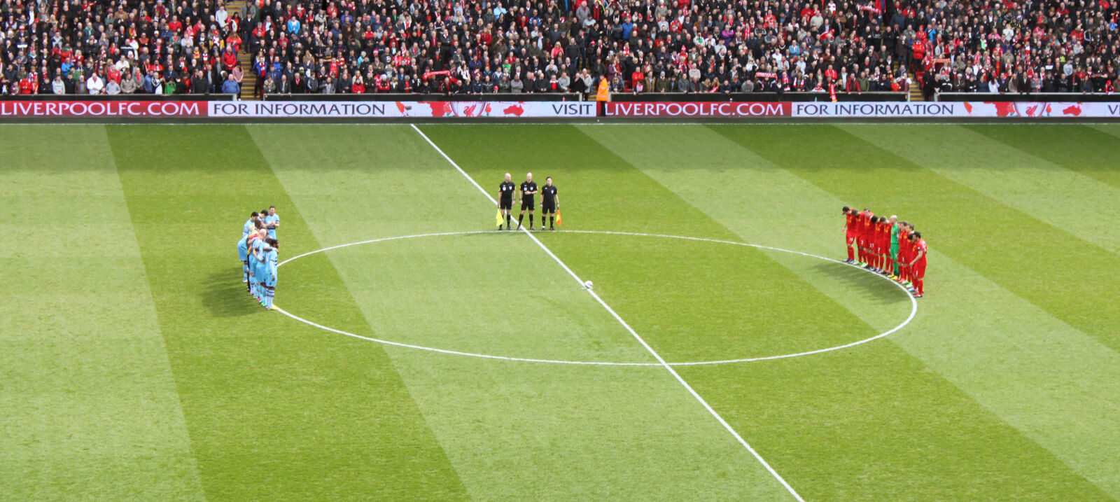 Canon EOS 500D (EOS Rebel T1i / EOS Kiss X3) sample photo. Football, green, liverpool, premier photography