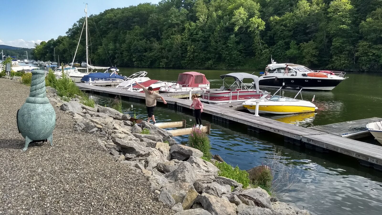 Motorola Moto G (5) Plus sample photo. Boat, lake, water photography