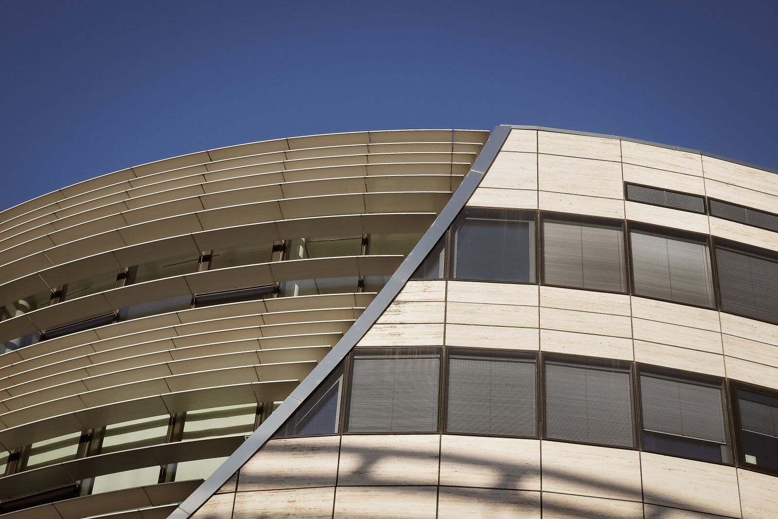 Olympus OM-D E-M10 sample photo. Architecture, modern, building photography