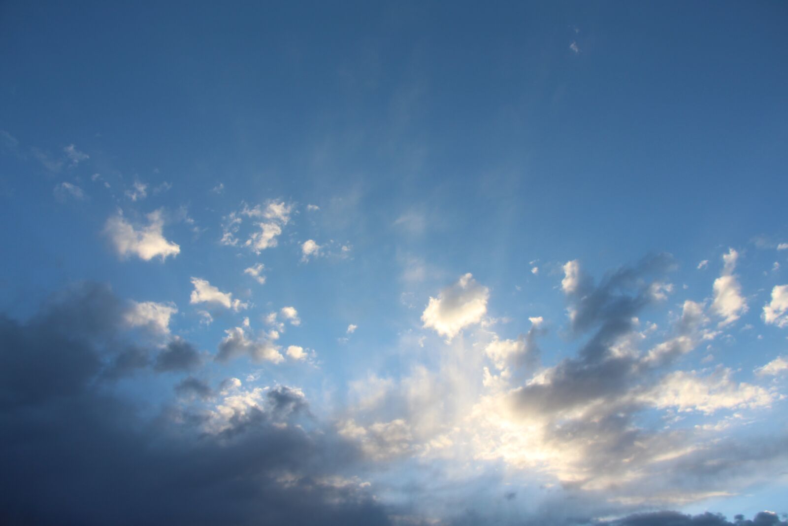 Canon EOS 650D (EOS Rebel T4i / EOS Kiss X6i) sample photo. Clouds, sunset, sun rays photography