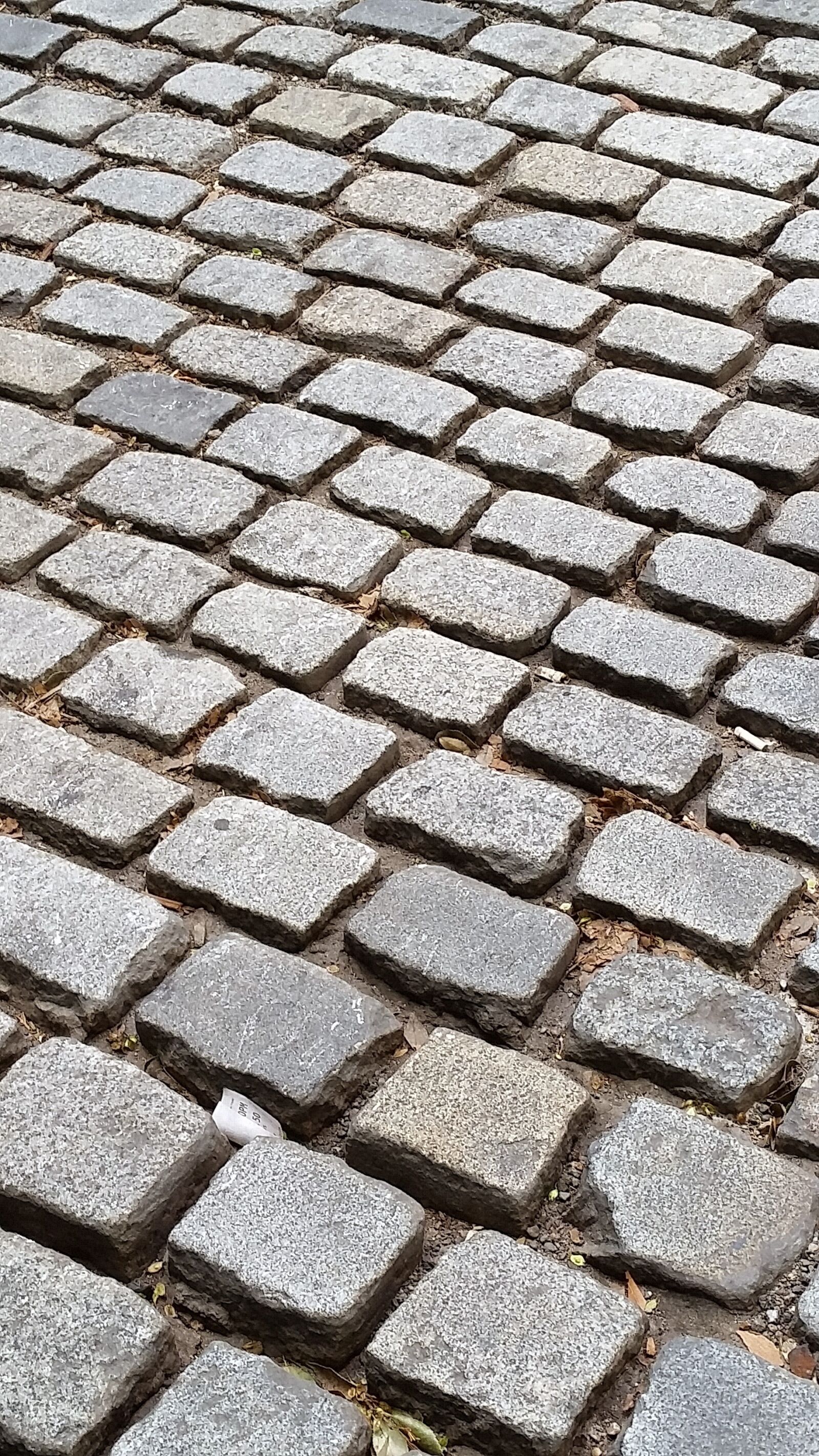 Samsung Galaxy S5 sample photo. Cobble, stone, street photography