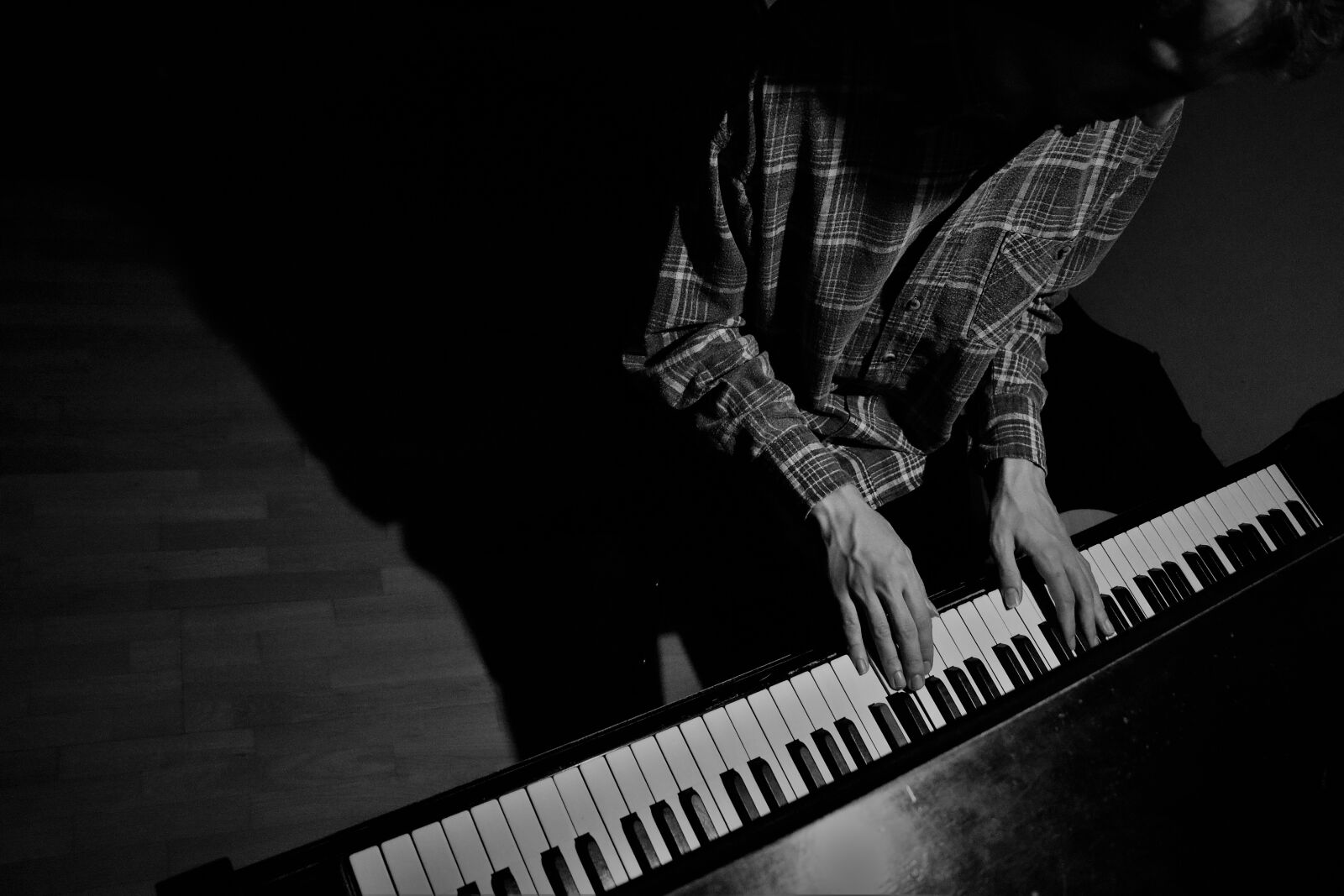 Canon EOS 760D (EOS Rebel T6s / EOS 8000D) sample photo. Piano, artist, music photography