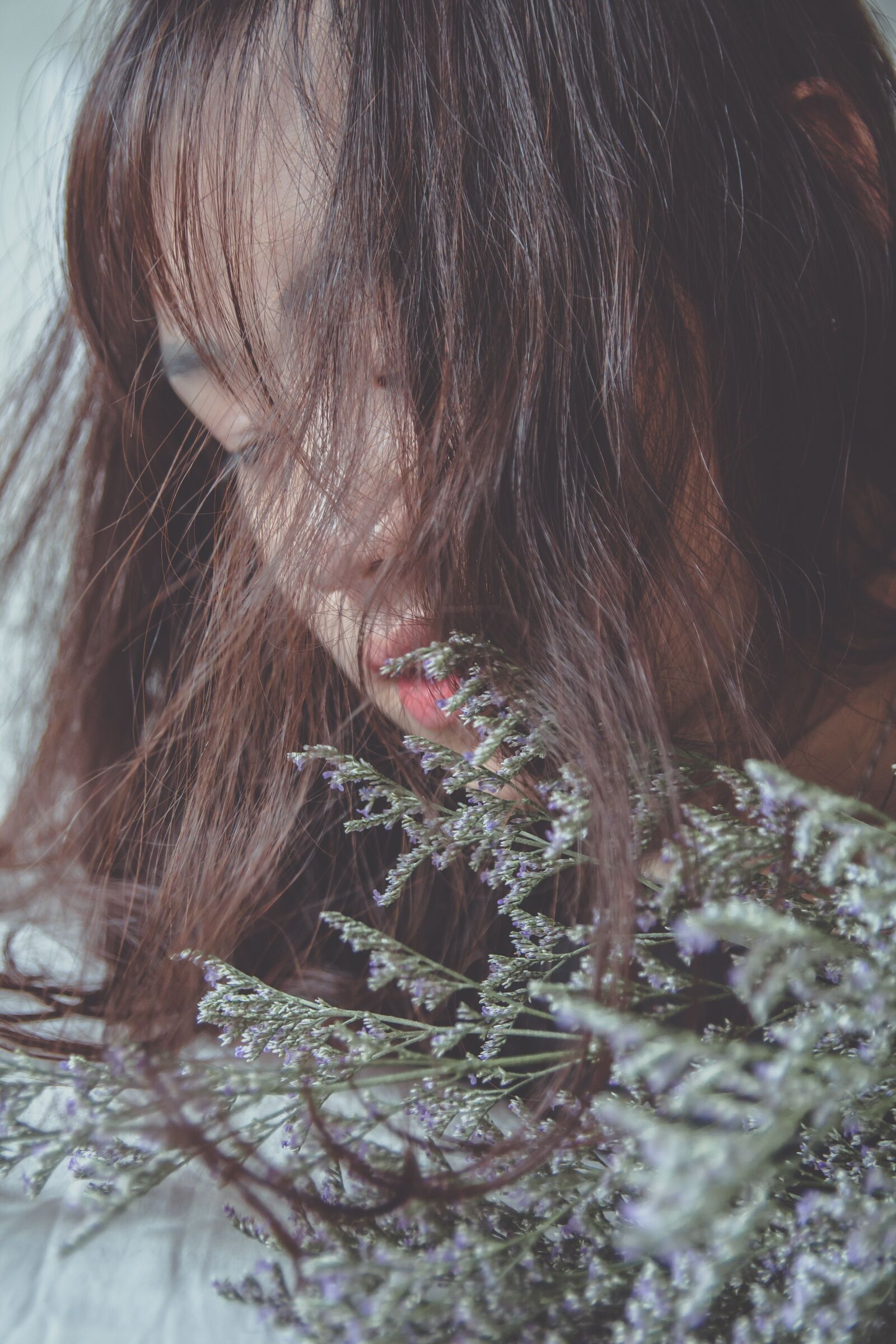 Canon EOS 650D (EOS Rebel T4i / EOS Kiss X6i) sample photo. Flower, potrait, girl photography