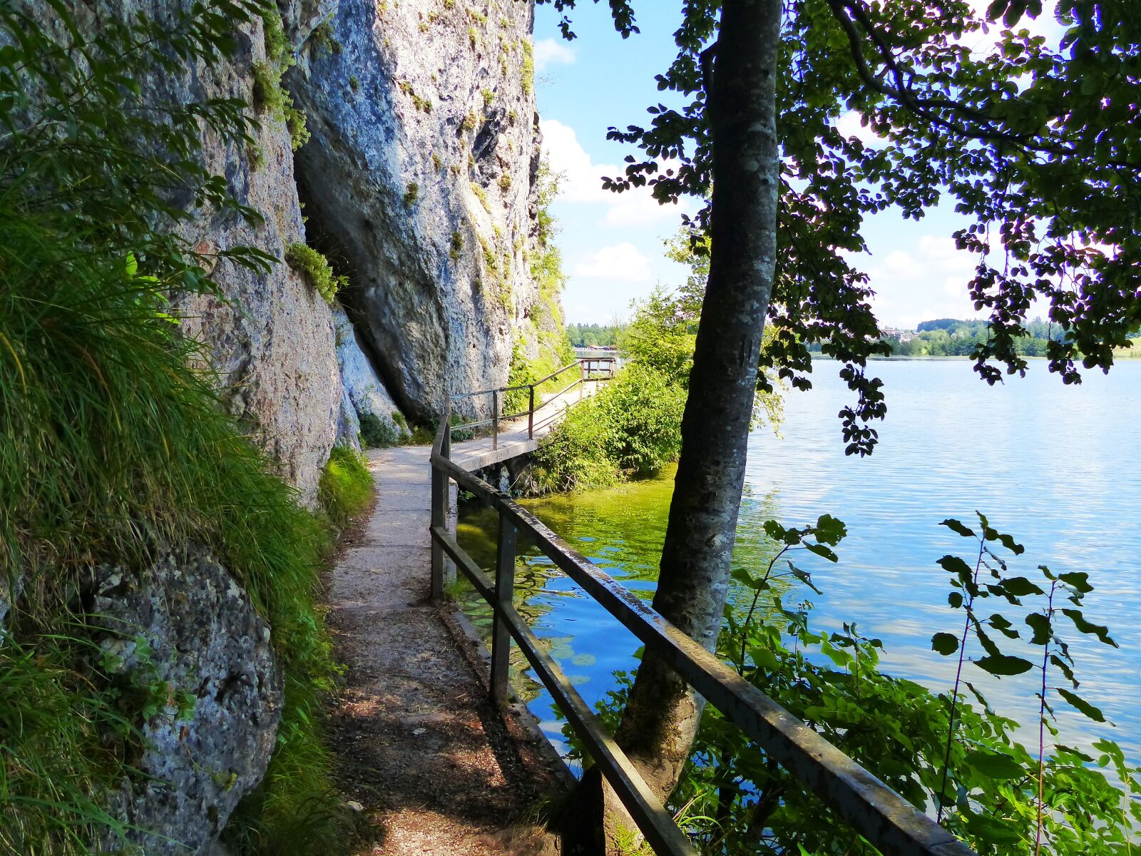 Panasonic Lumix DMC-FZ200 sample photo. Lake weissensee, lake, waters photography