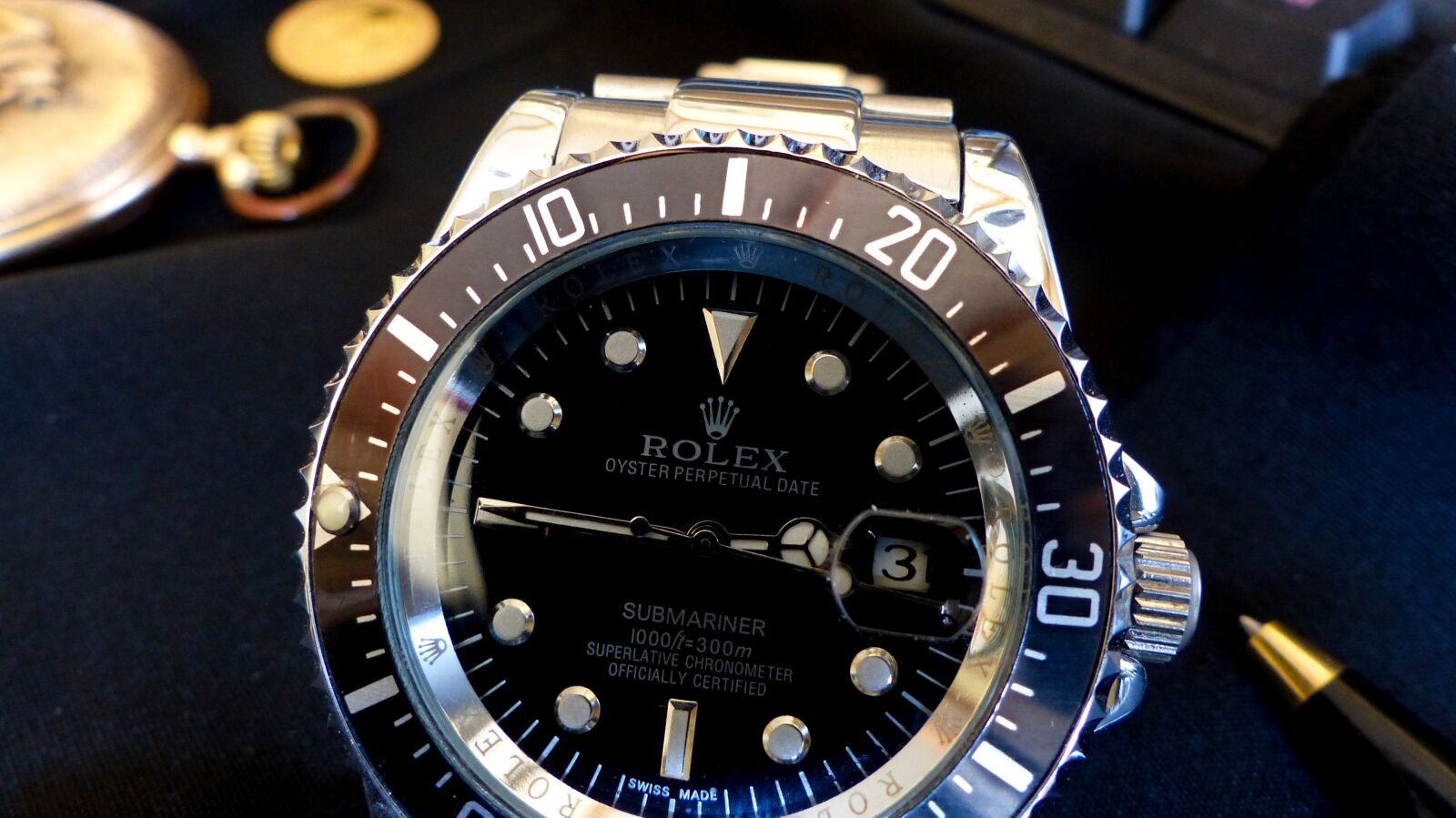 Panasonic Lumix DMC-FZ200 sample photo. Clock, wrist watch, precision photography