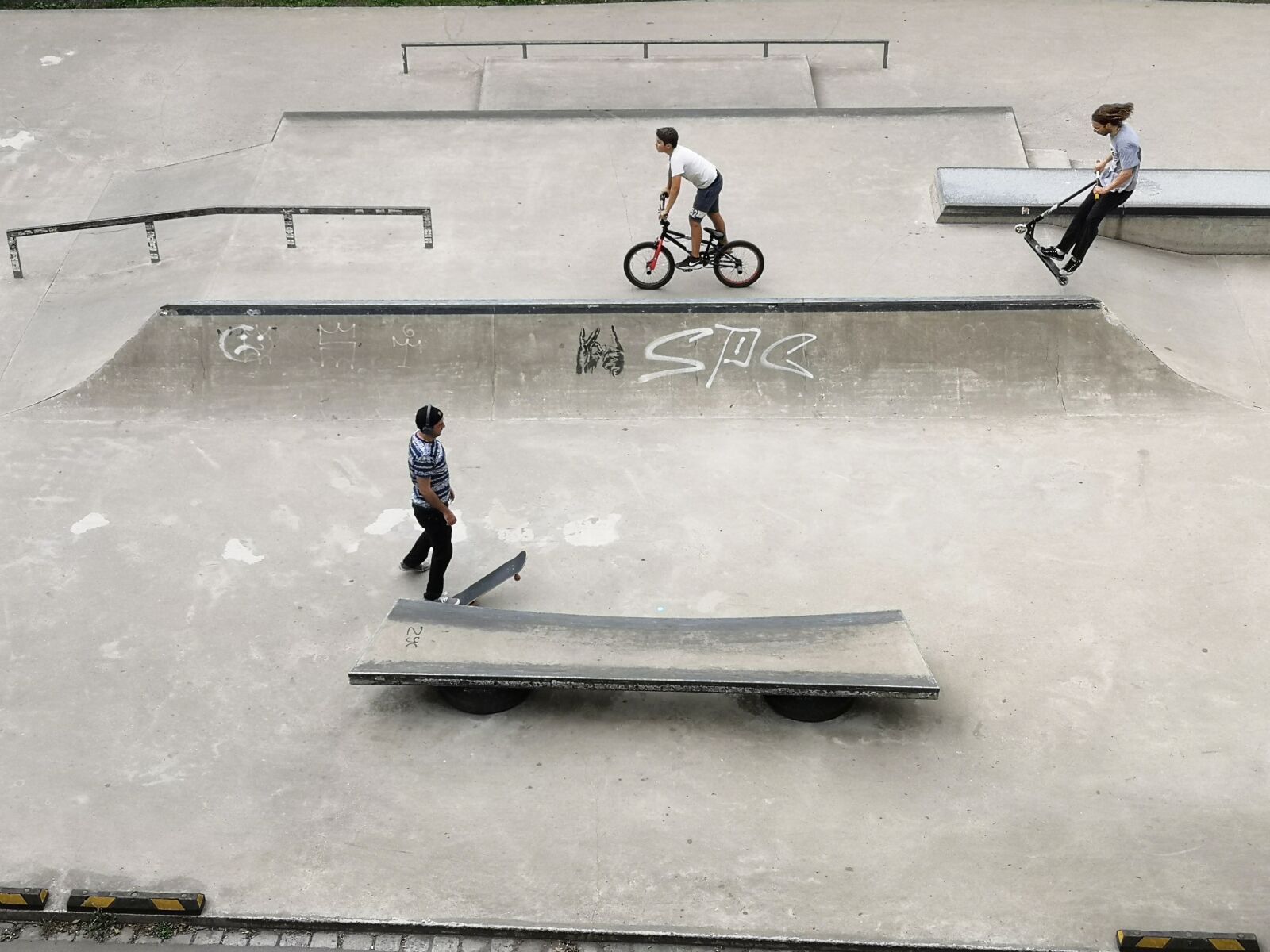 HUAWEI CLT-L29 sample photo. Skater, skate park, boy photography