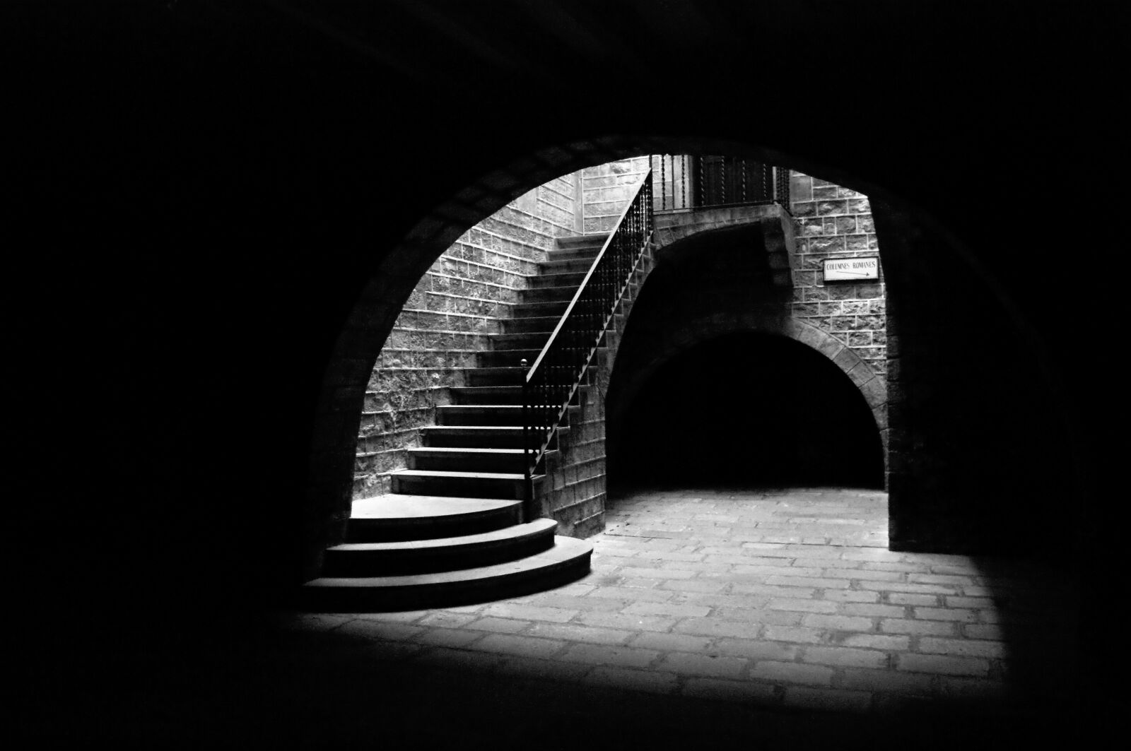 Pentax K20D sample photo. Building, chiaroscuro, ladder photography