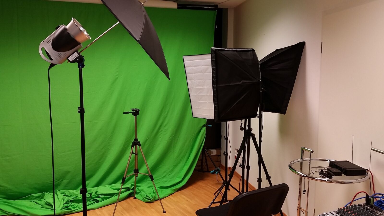 Samsung Galaxy S5 sample photo. Photo studio, studio video photography