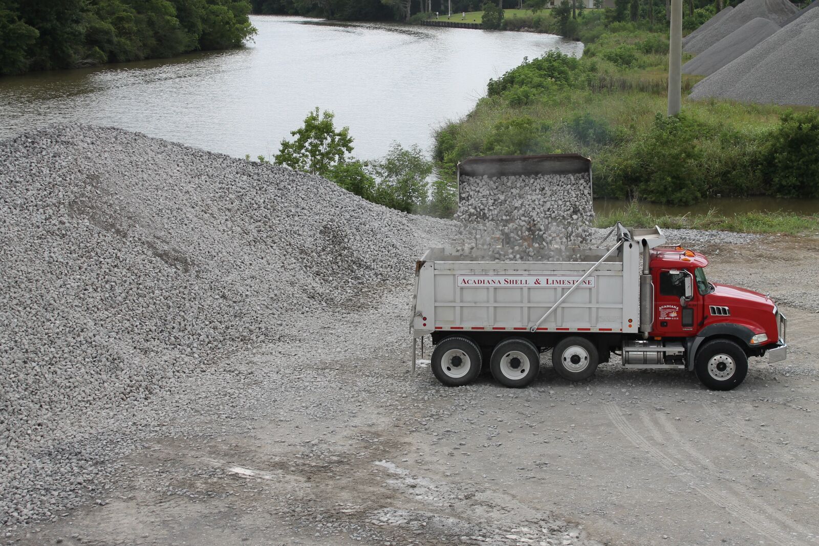 Canon EOS 1100D (EOS Rebel T3 / EOS Kiss X50) sample photo. Heavy equipment, construction, bulldozer photography