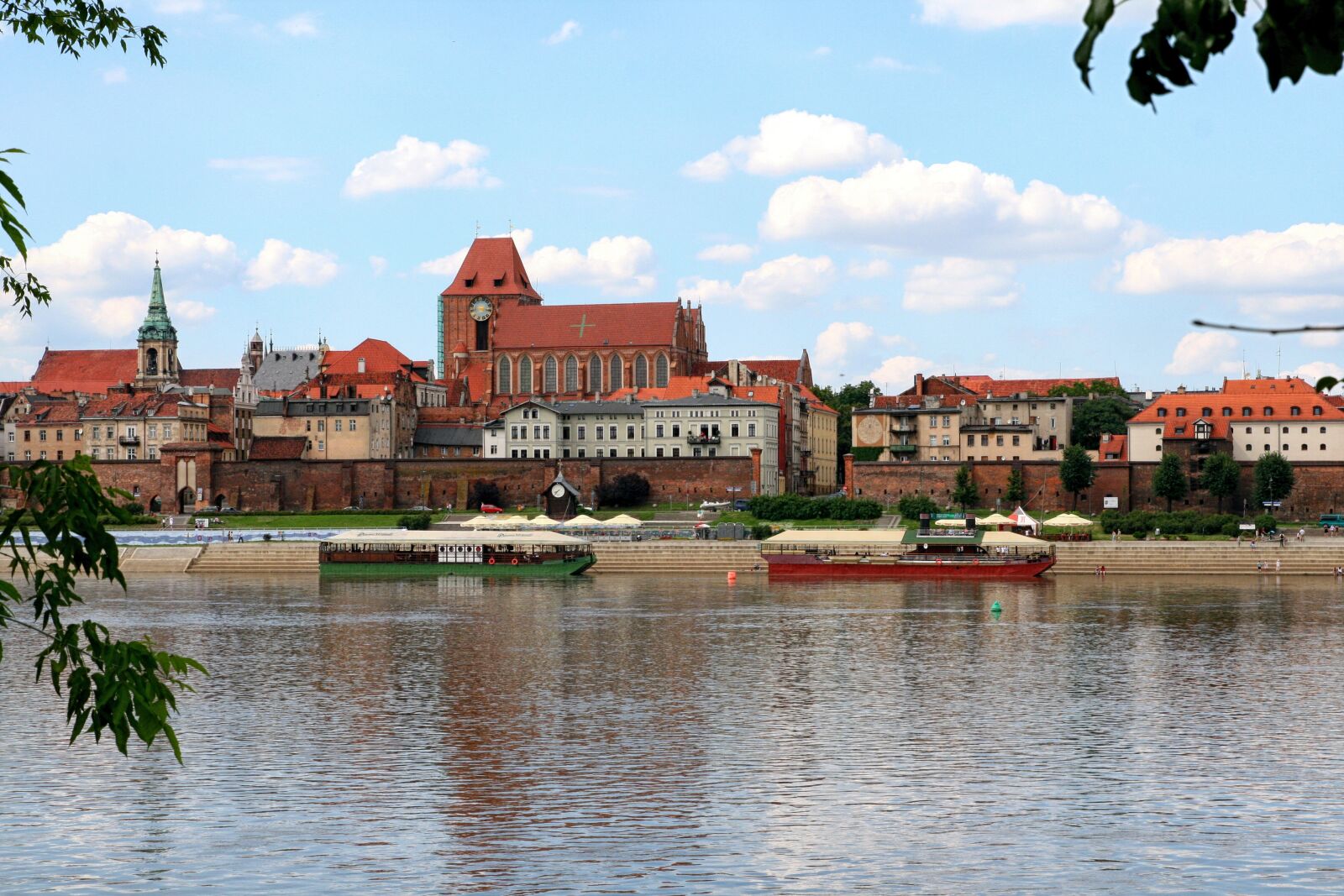 Canon EOS 400D (EOS Digital Rebel XTi / EOS Kiss Digital X) sample photo. Toruń, poland, old photography