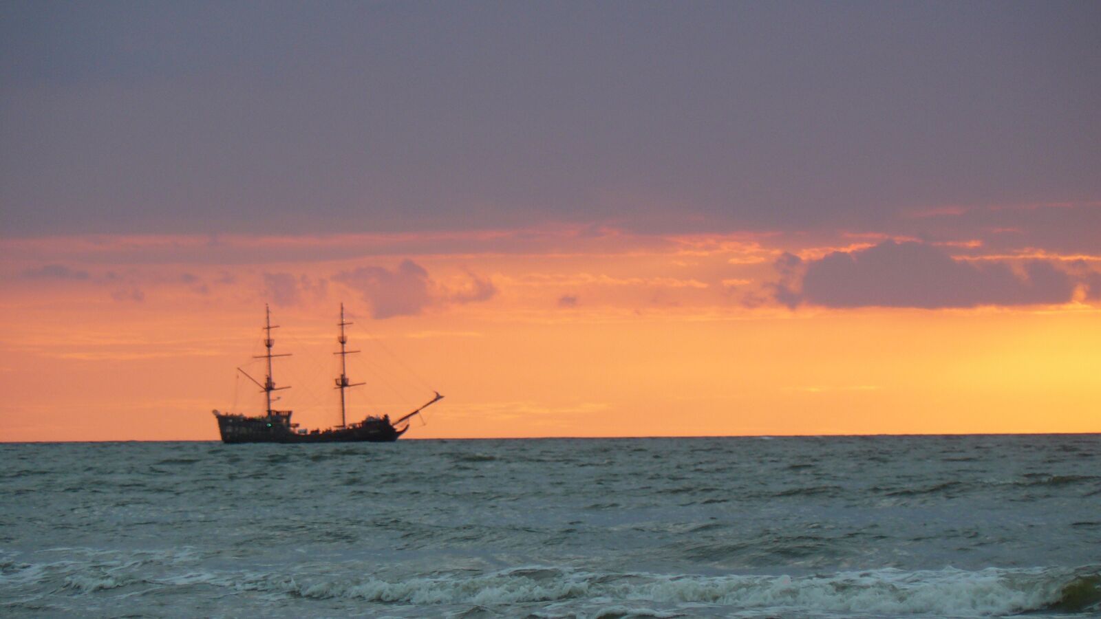 Panasonic DMC-FZ8 sample photo. Sea, ship, sunset photography