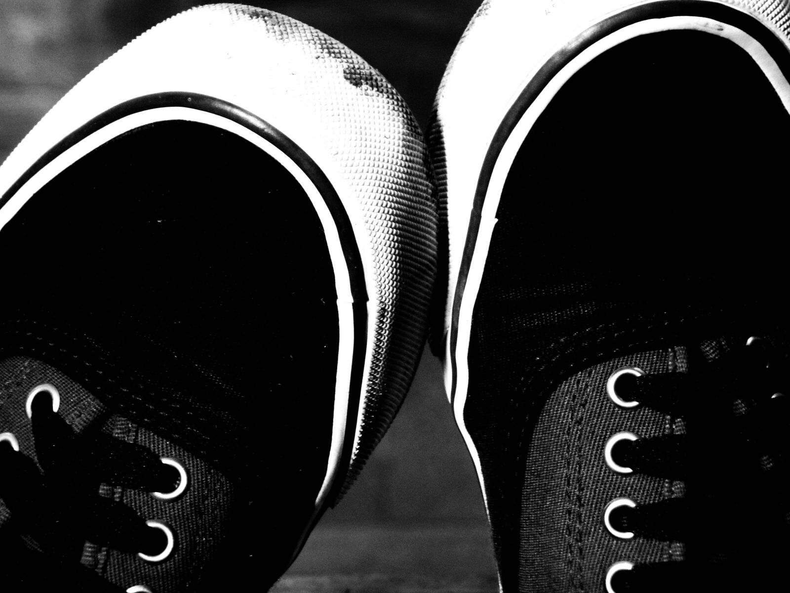 Samsung WB350F/WB351F/WB352F sample photo. Sneakers, foot, black photography