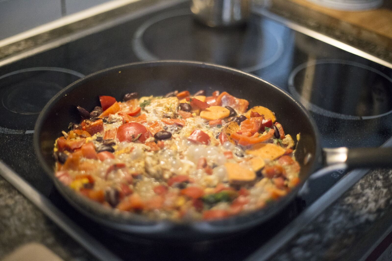 Canon EOS 6D + Canon EF 50mm F1.4 USM sample photo. Boiling, cooking, food, fresh photography