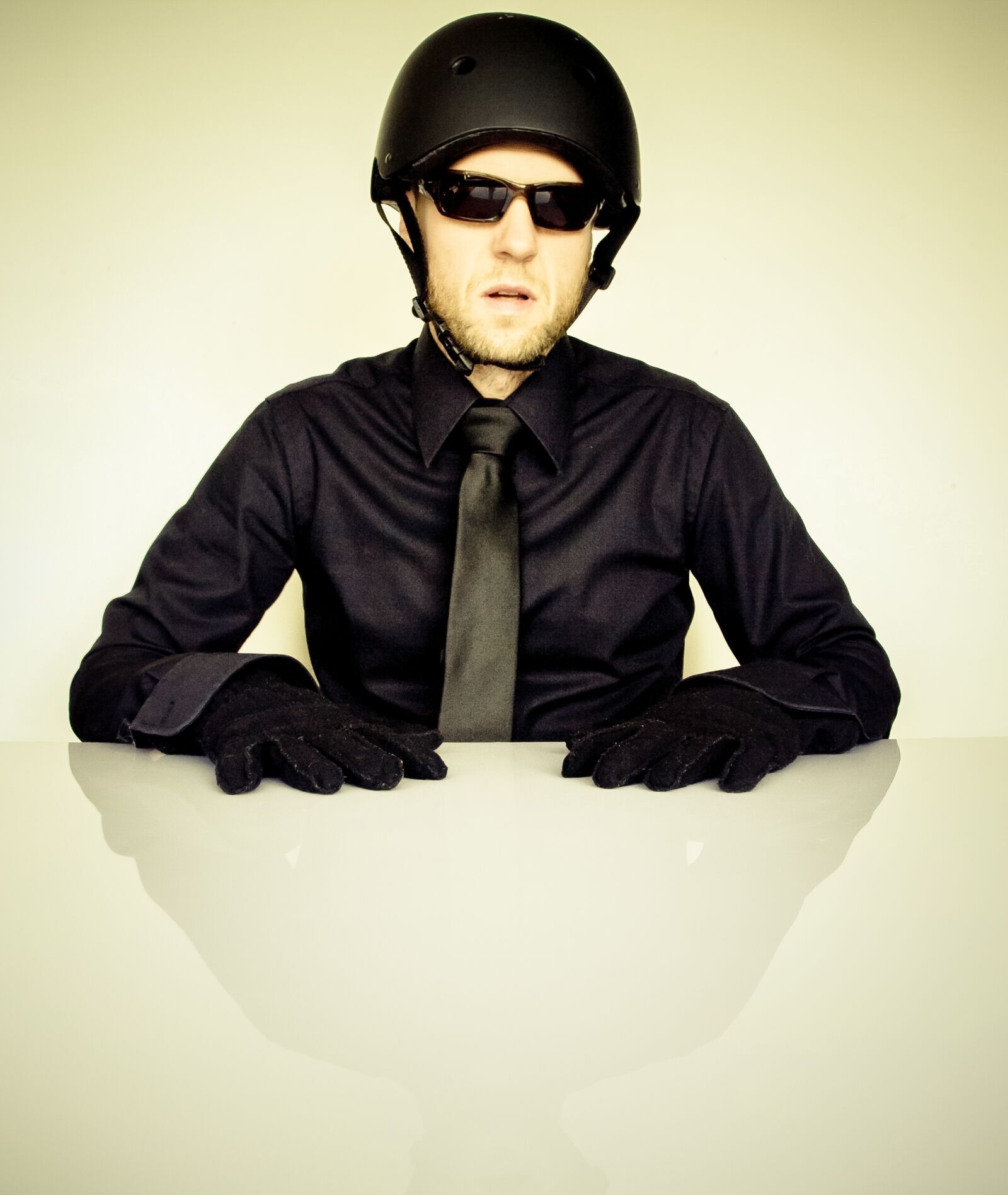 Canon EOS 5D sample photo. Businessman, tie, shirt photography
