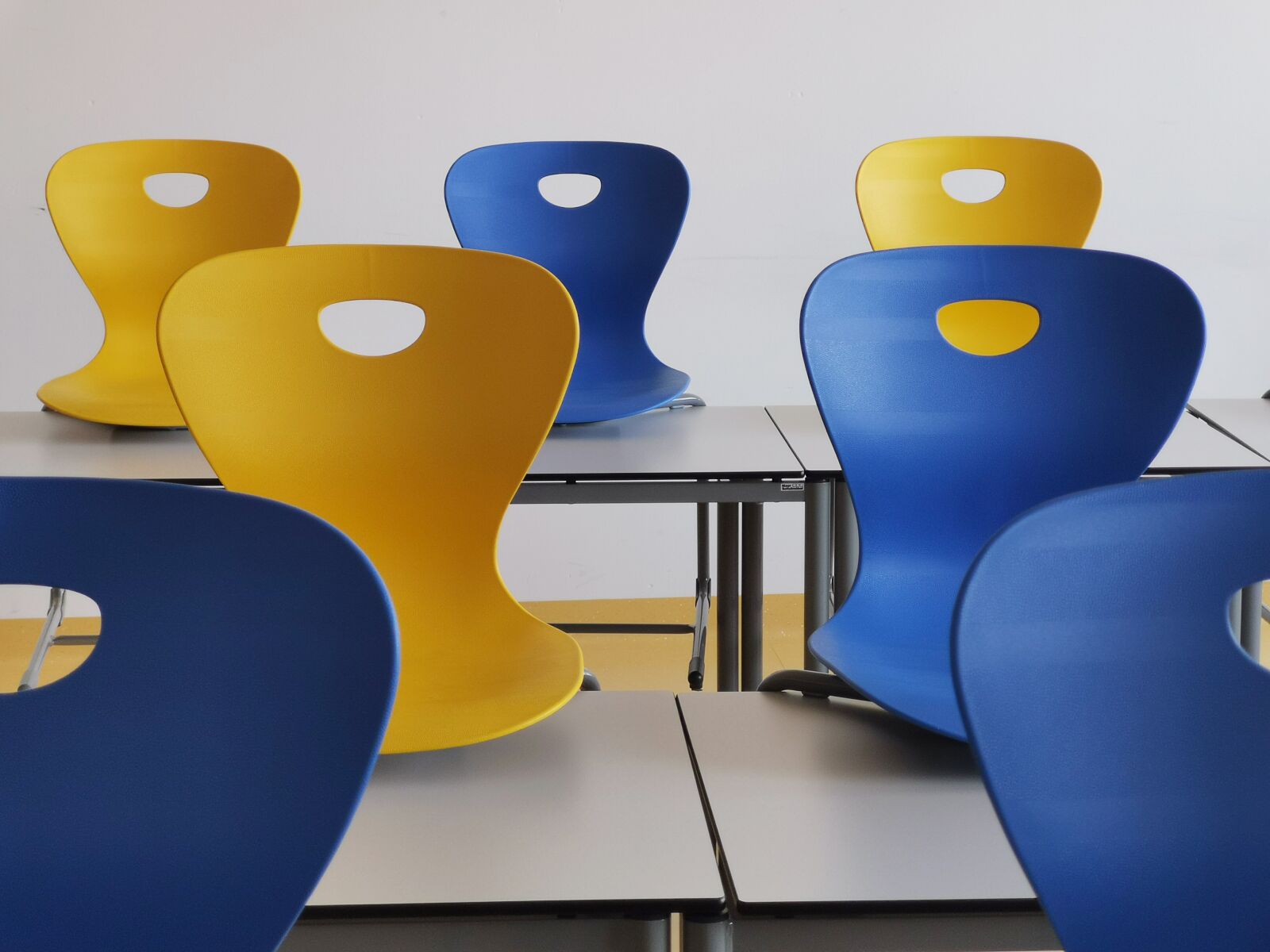HUAWEI P30 sample photo. School, chair, chairs photography