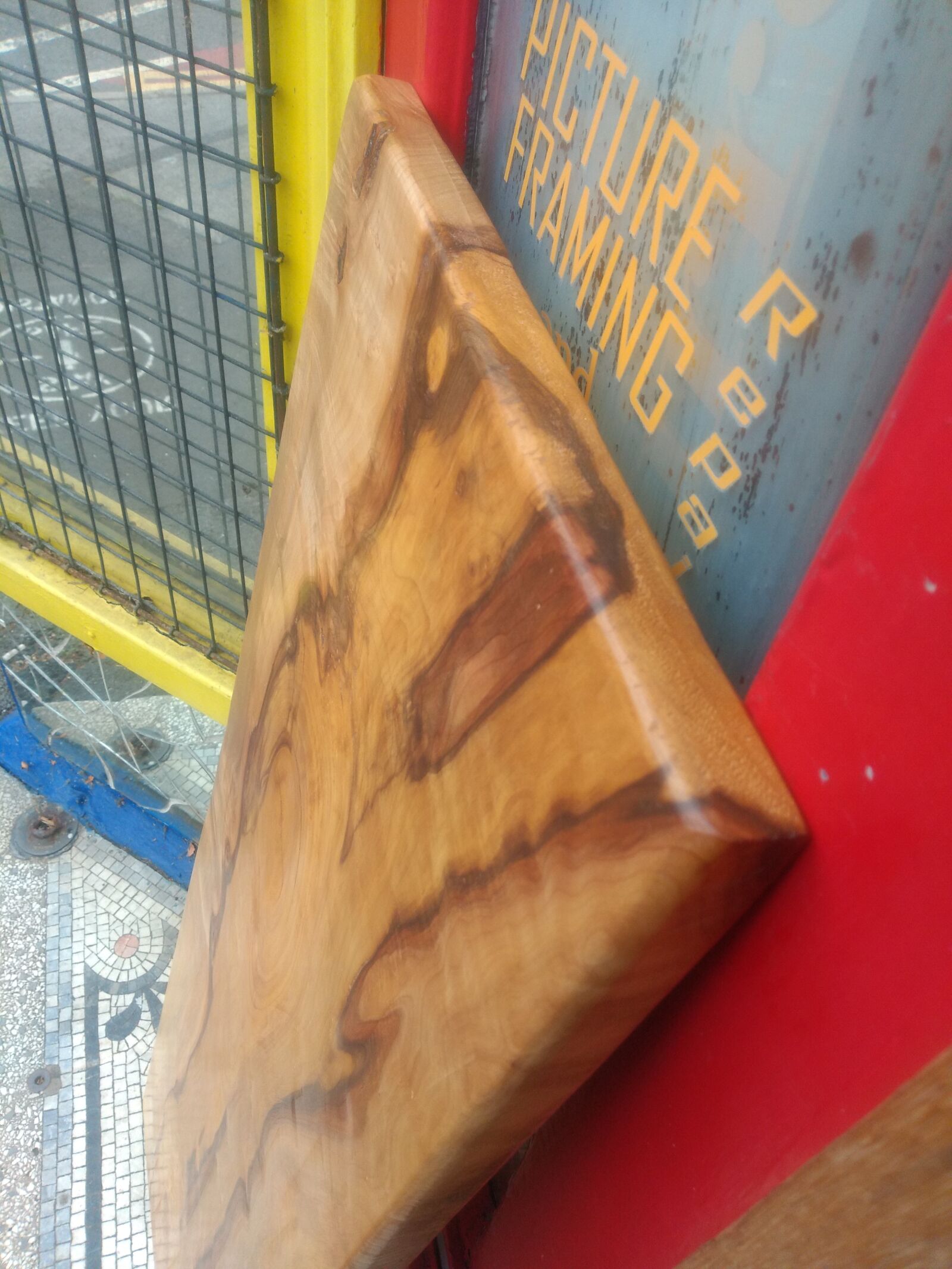 Motorola ONE sample photo. Sycamore, polished wood, beautiful photography
