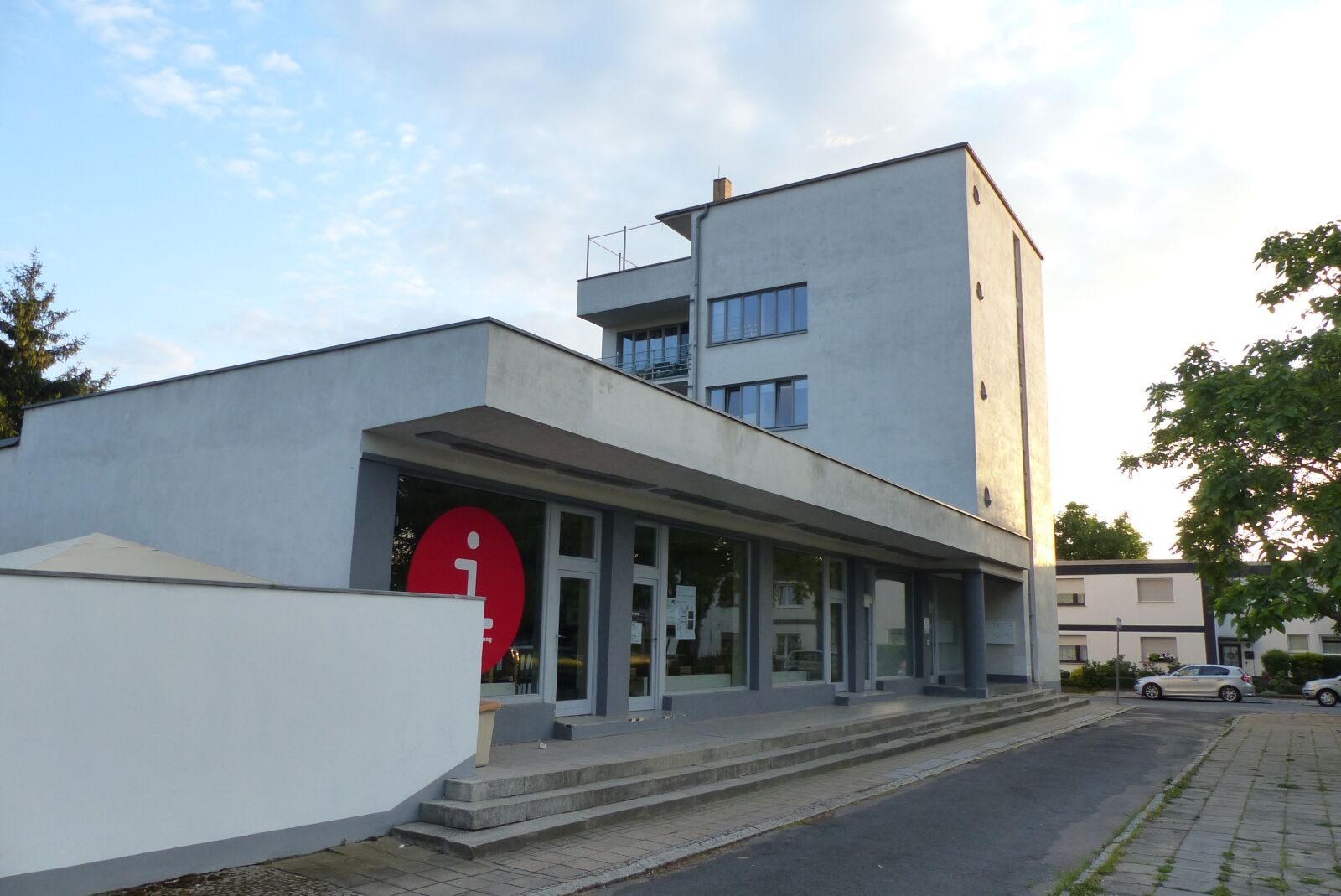 Panasonic Lumix DMC-FZ200 sample photo. Dessau, bauhaus, architecture photography