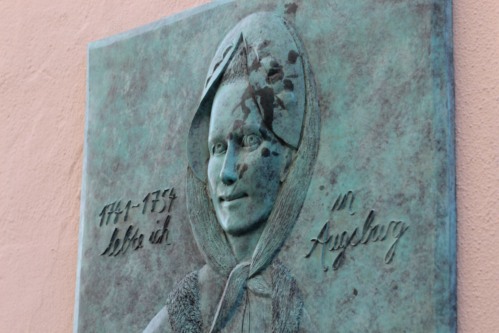 Canon EF 50mm F1.4 USM sample photo. Memorial plaque, augsburg, downtown photography