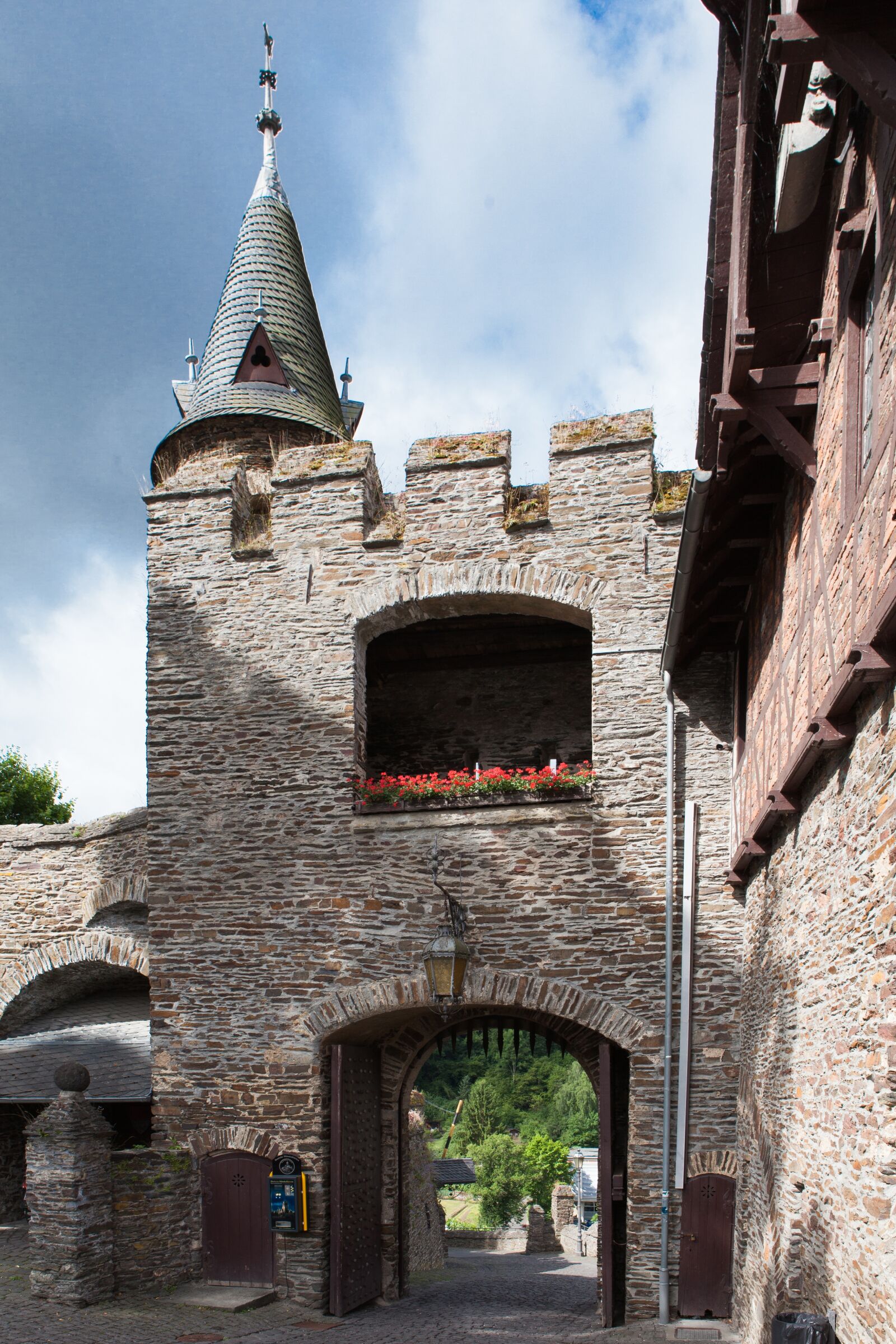Canon EOS 5D Mark II sample photo. Castle, sky, architecture photography