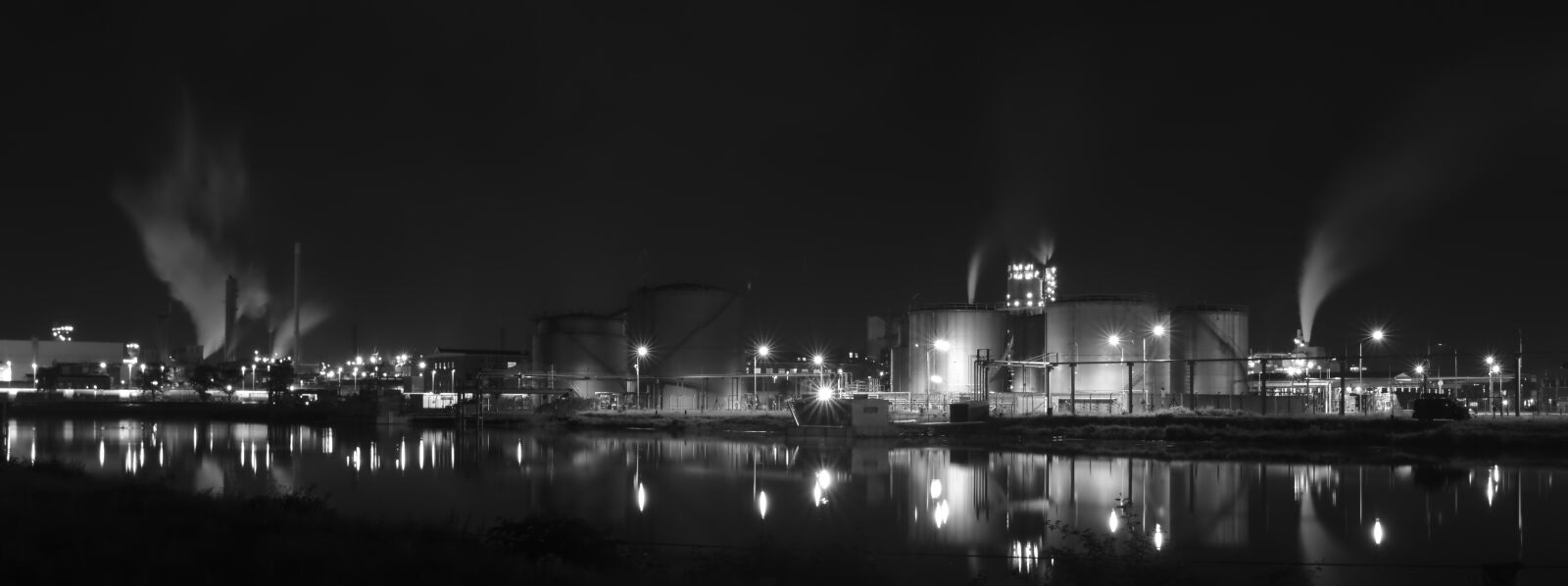 Canon EOS 77D (EOS 9000D / EOS 770D) sample photo. Night, industry, long exposure photography