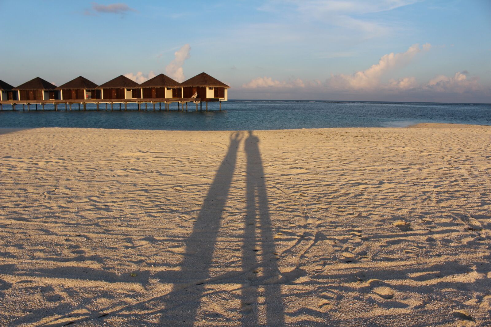 Canon EOS 100D (EOS Rebel SL1 / EOS Kiss X7) sample photo. Maldive, shadow, beach photography