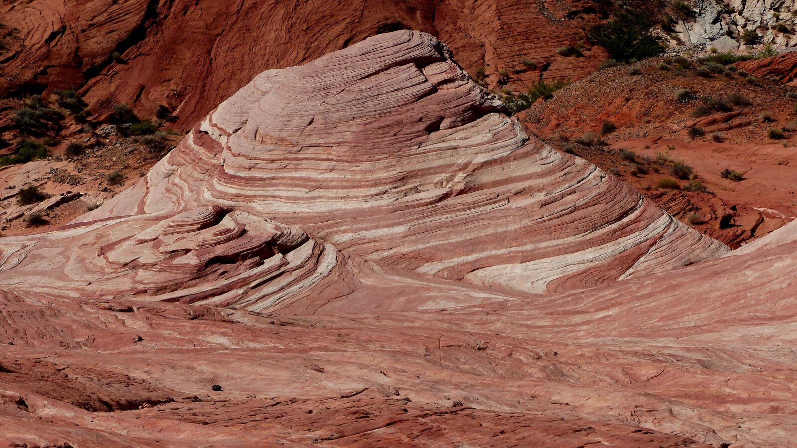 Panasonic Lumix DMC-FZ200 sample photo. Geology, wave, nature photography