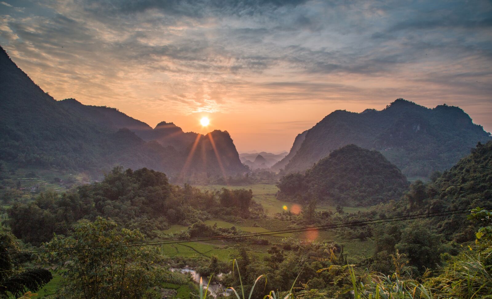Canon EOS 6D + Canon EF 24-105mm F4L IS USM sample photo. Vietnam, dep, wine photography